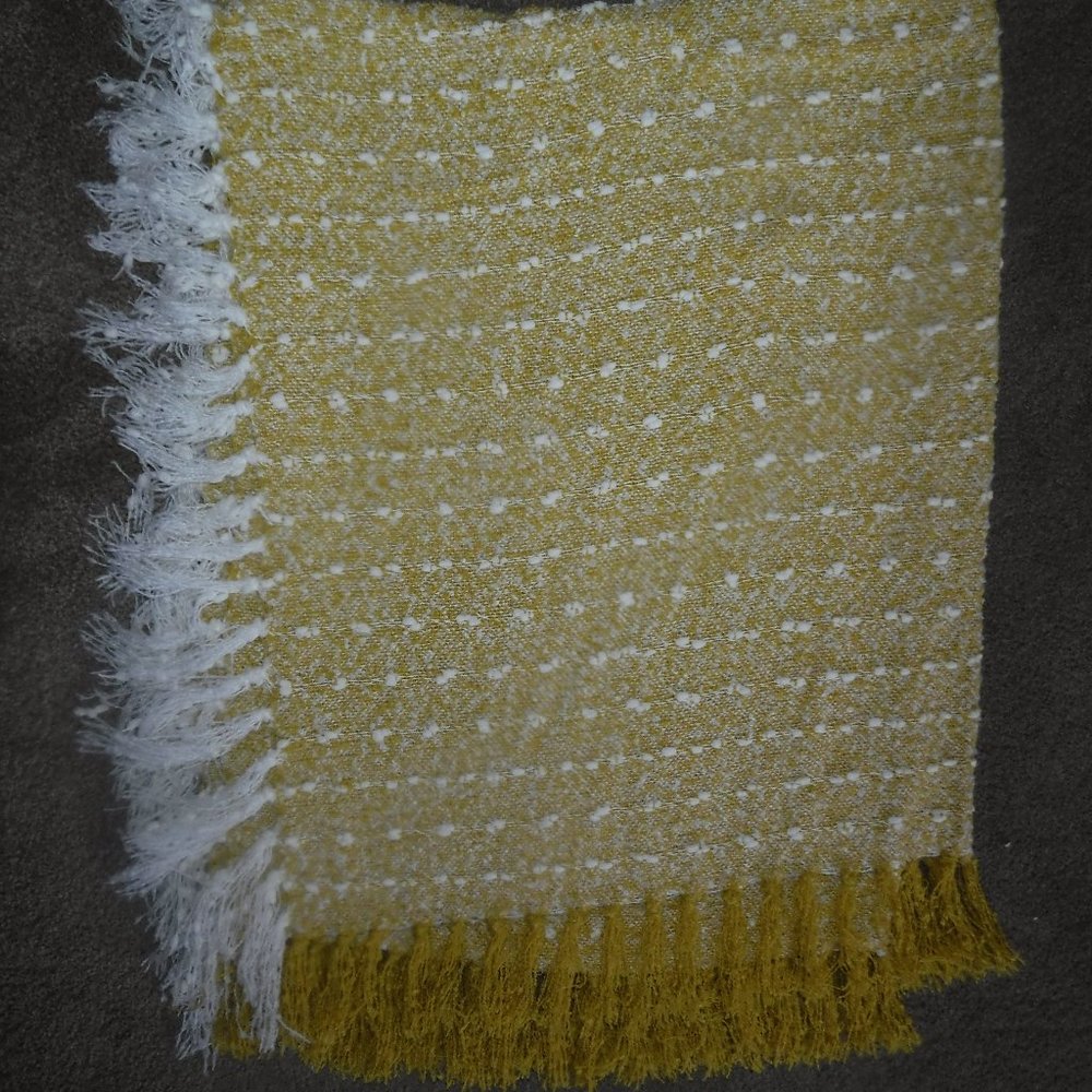 Rachel Ashwell SHABBY CHIC Throw Blanket Nubby Knit Mustard Yellow White Tassel